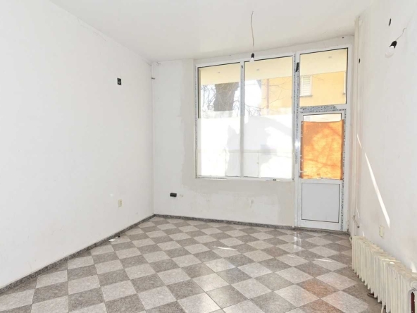 Магазин в Перник, Изток - 61 кв.м за 1500 €/кв.м - Снимка #1