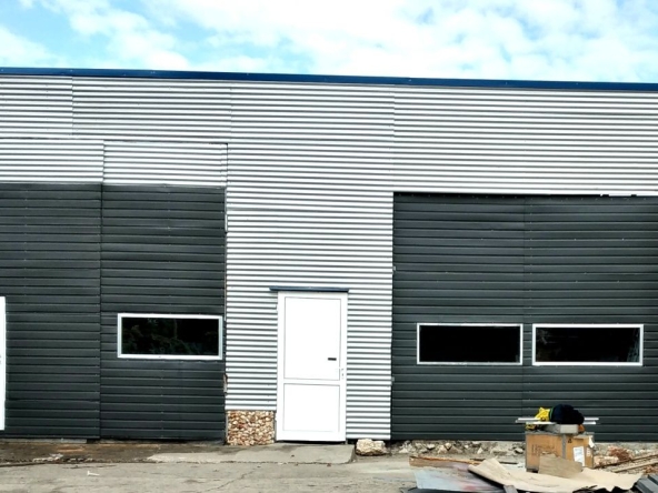 Дава се под наем Промишлена сграда в Добрич, Промишлена зона - Север - 200 кв.м за 255 € - Снимка #1