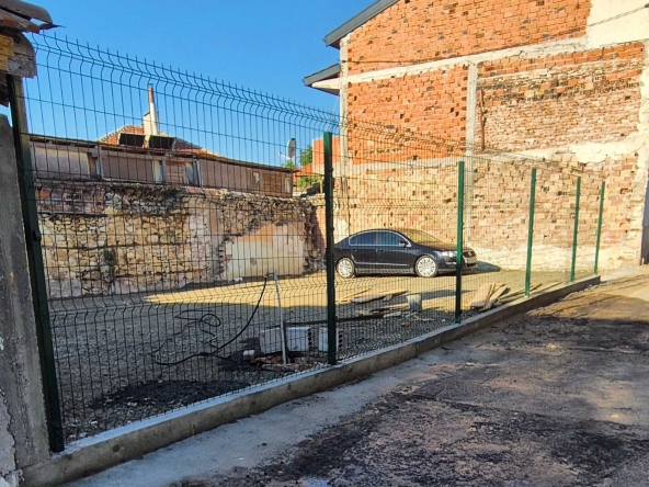 Дава се под наем Гараж / Паркомясто в Кърджали, Байкал - 250 кв.м за 25.5 € - Снимка #1