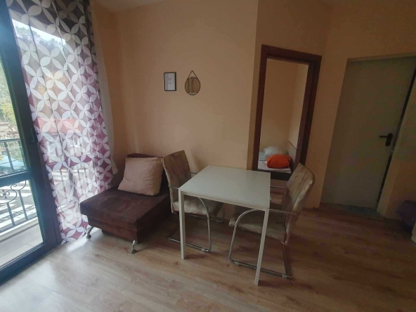 Дава се под наем Едностаен апартамент в Варна, Аспарухово - 35 кв.м за 255 € - Снимка #1