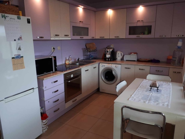 Дава се под наем Тристаен апартамент в к.к. Дюни - 90 кв.м за 2992.17 € - Снимка #1