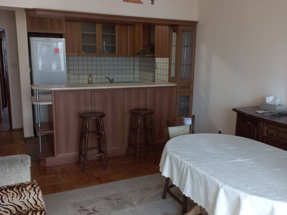 Дава се под наем Тристаен апартамент в Варна, Зимно кино Тракия - 78 кв.м за 498.27 € - Снимка #1