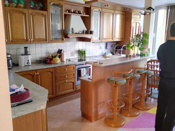 Тристаен апартамент в София, Дианабад - 100 кв.м за 1683 €/кв.м - Снимка #1