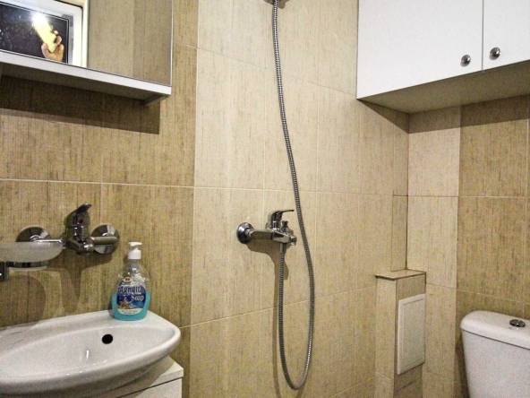 Дава се под наем Едностаен апартамент в Бургас, Лазур - 35 кв.м за 331.5 € - Снимка #1