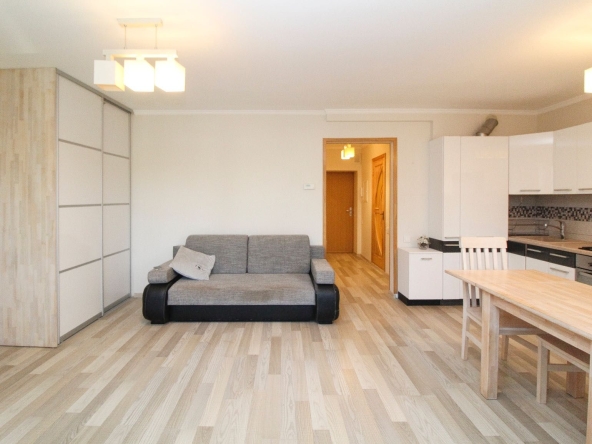 Двустаен апартамент в София, Света Троица - 65 кв.м за 2308 €/кв.м - Снимка #1