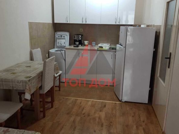 Дава се под наем Двустаен апартамент в Варна, Цветен квартал - 40 кв.м за 357 € - Снимка #1