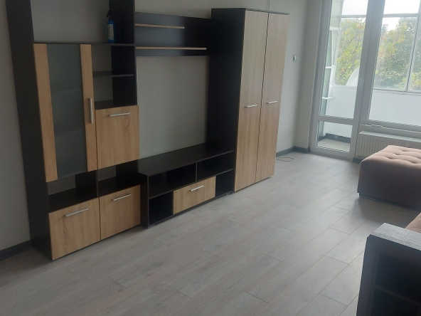 Дава се под наем Тристаен апартамент в Русе, Възраждане - 70 кв.м за 341.7 € - Снимка #1