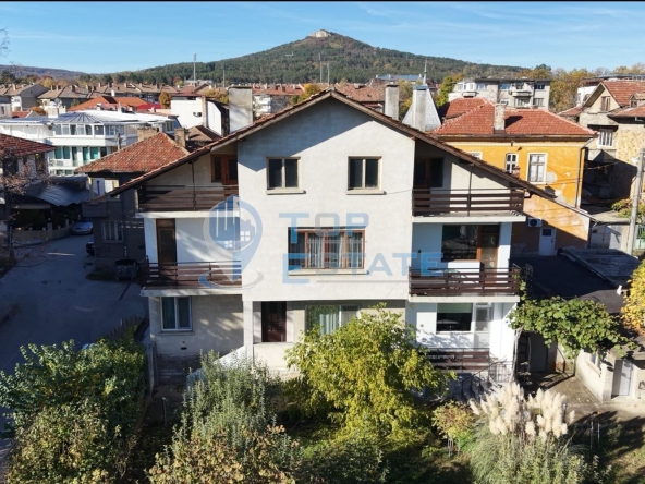 Къща в Горна Оряховица - 390 кв.м за 365 €/кв.м - Снимка #1