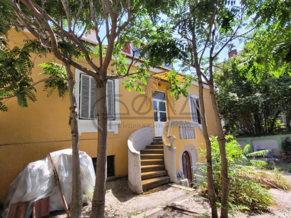 Етаж от къща в София, Център - 240 кв.м за 1459 €/кв.м - Снимка #1