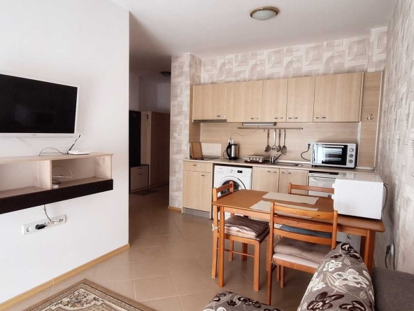 Дава се под наем Двустаен апартамент в к.к. Слънчев бряг - 51 кв.м за 450 € - Снимка #1