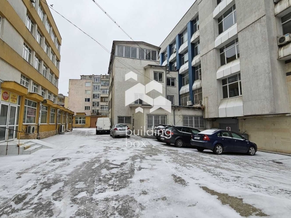 Промишлена сграда в Добрич, Център - 816 кв.м за 319 €/кв.м - Снимка #1