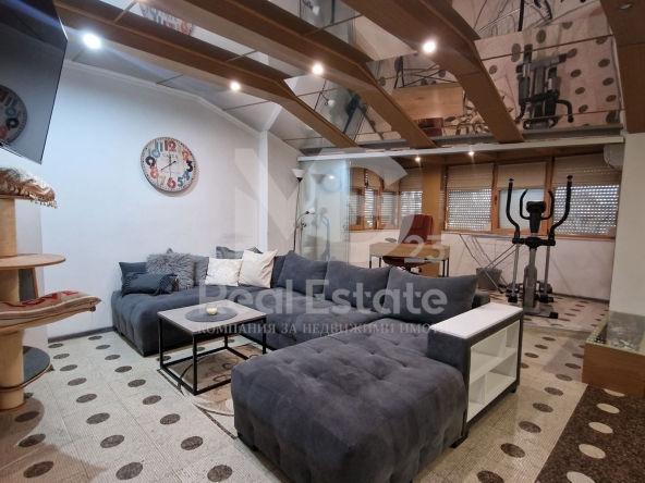 Тристаен апартамент в Пловдив, Кършияка - 120 кв.м за 2834 €/кв.м - Снимка #1