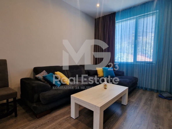 Дава се под наем Етаж от къща в Пловдив, Център - 85 кв.м за 612 € - Снимка #1