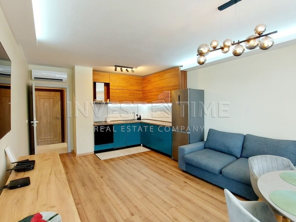 Дава се под наем Двустаен апартамент в к.к. Св.Св. Константин и Елена - 65 кв.м за 510 € - Снимка #1