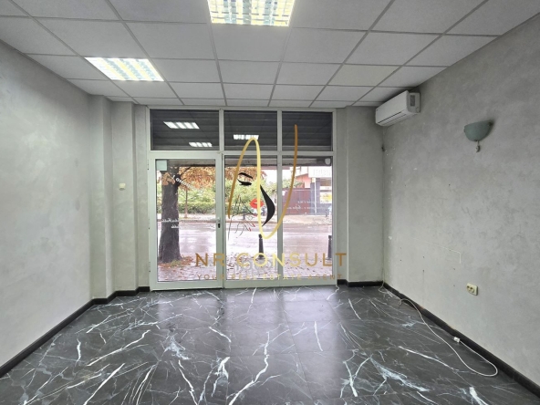 Дава се под наем Магазин в София, Център - 43 кв.м за 420 € - Снимка #1