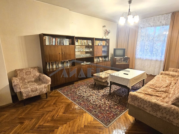 Тристаен апартамент в Пловдив, Въстанически - 99 кв.м за 1616 €/кв.м - Снимка #1