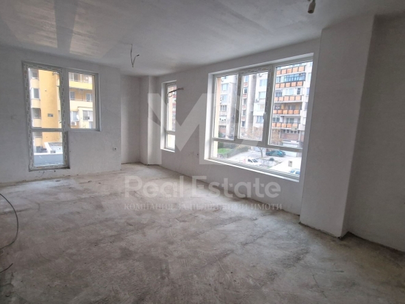 Тристаен апартамент в Пловдив, Южен - 97 кв.м за 716 €/кв.м - Снимка #1