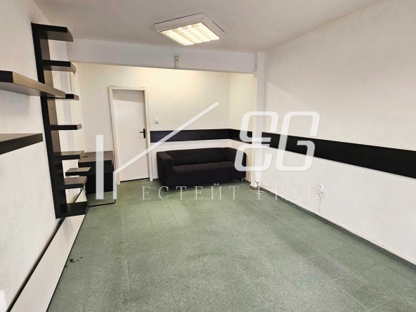 Дава се под наем Офис в Варна, Зимно кино Тракия - 25 кв.м за 255 € - Снимка #1