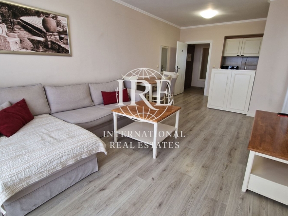 Тристаен апартамент в Балчик - 97 кв.м за 621 €/кв.м - Снимка #1
