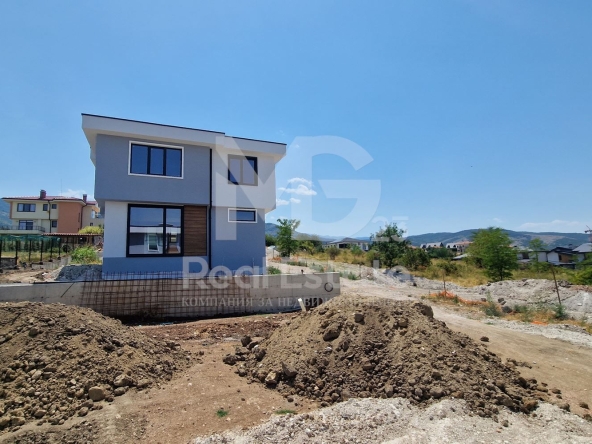 Къща в с. Марково, Област Пловдив - 140 кв.м за 1038 €/кв.м - Снимка #1