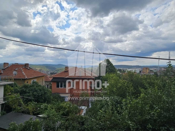 Етаж от къща в Велико Търново, Акация - 159 кв.м за 545 €/кв.м - Снимка #1