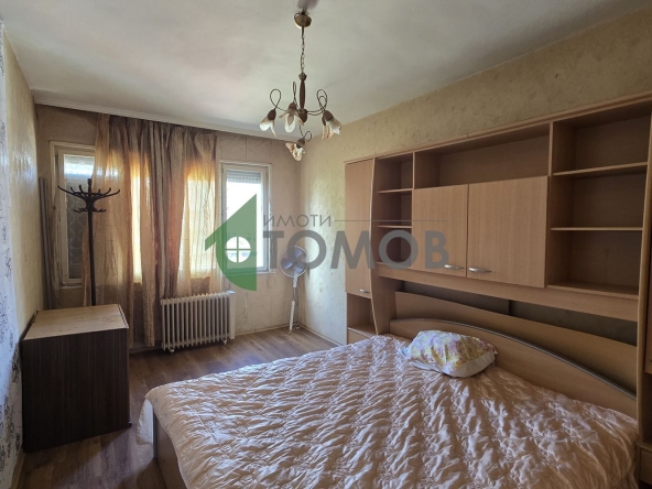 Дава се под наем Тристаен апартамент в Стара Загора, Център - 94 кв.м за 248.88 € - Снимка #1