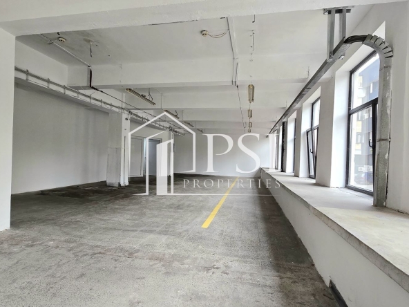 Дава се под наем Офис в Пловдив, Кючук Париж - 133 кв.м за 490 € - Снимка #1