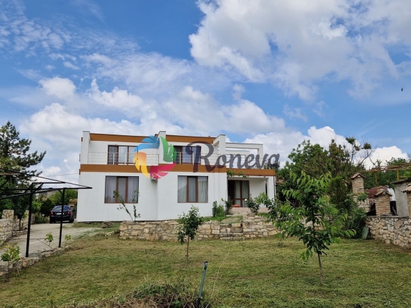 Къща в с. Чернево, Област Варна - 282 кв.м за 816 €/кв.м - Снимка #1