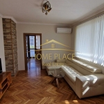 Дава се под наем Двустаен апартамент в Варна, Колхозен пазар - 70 кв.м за 663 € - Снимка #1