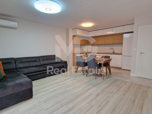 Тристаен апартамент в Пловдив, Остромила - 150 кв.м за 1667 €/кв.м - Снимка #1