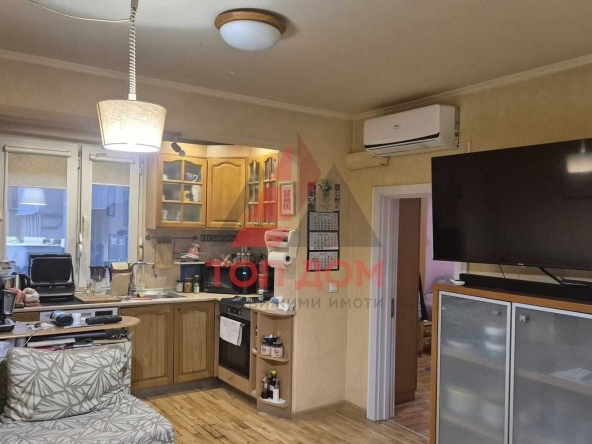 Дава се под наем Тристаен апартамент в Варна, Лятно кино Тракия - 80 кв.м за 612 € - Снимка #1