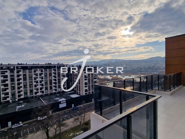 Четиристаен апартамент в Кърджали, Център - 193 кв.м за 1037 €/кв.м - Снимка #1