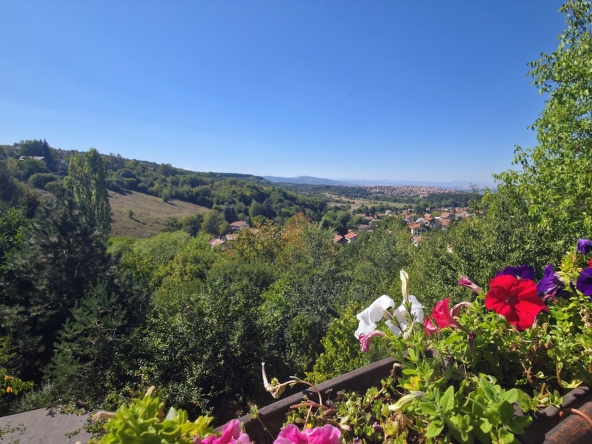 Къща в с. Кладница, Област Перник - 109 кв.м за 1441 €/кв.м - Снимка #1