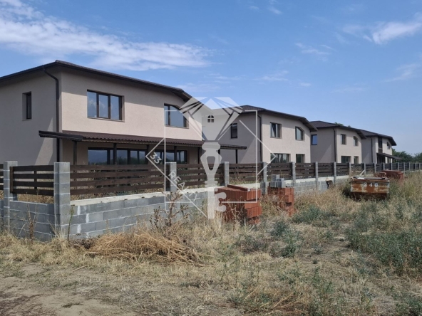 Къща в Стамболийски - 240 кв.м за 959 €/кв.м - Снимка #1