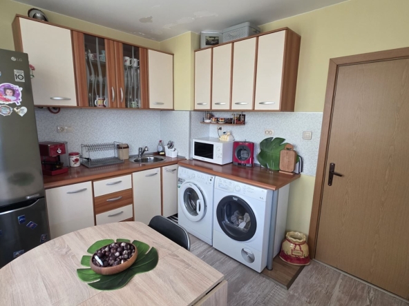 Тристаен апартамент в Плевен, Мара Денчева - 80 кв.м за 1813 €/кв.м - Снимка #1