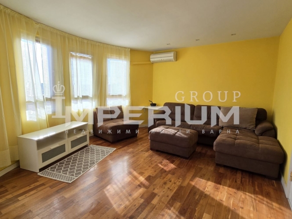 Дава се под наем Двустаен апартамент в Варна, Цветен квартал - 80 кв.м за 458.49 € - Снимка #1