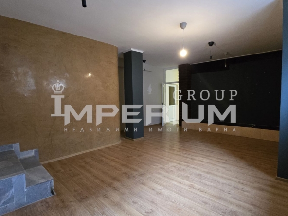 Офис в Варна, Операта - 105 кв.м за 2 €/кв.м - Снимка #1