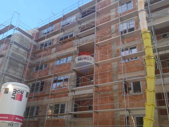 Тристаен апартамент в Варна, Център - 119 кв.м за 1595 €/кв.м - Снимка #1
