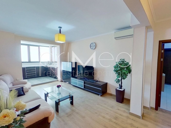 Тристаен апартамент в Бургас, Възраждане - 102 кв.м за 1148 €/кв.м - Снимка #1