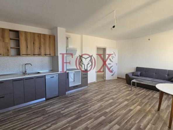 Дава се под наем Тристаен апартамент в Варна, Възраждане 2 - 100 кв.м за 561 € - Снимка #1