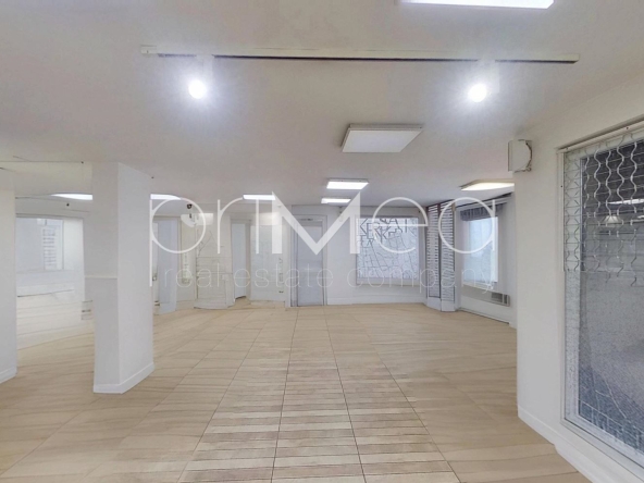 Магазин в Бургас, Център - 130 кв.м за 2693 €/кв.м - Снимка #1