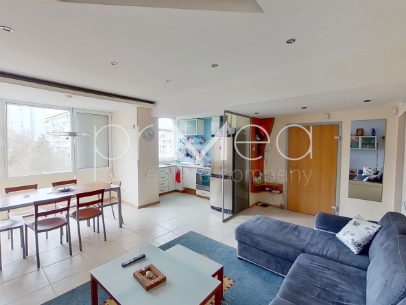 Тристаен апартамент в Бургас, Лазур - 86 кв.м за 2849 €/кв.м - Снимка #1