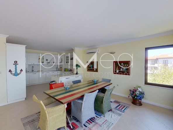 Многостаен апартамент в с. Лозенец, Област Бургас - 260 кв.м за 2577 €/кв.м - Снимка #1