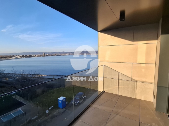 Тристаен апартамент в Несебър - 107 кв.м за 2851 €/кв.м - Снимка #1