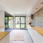 Къща в с. Кладница, Област Перник - 388 кв.м за 1444 €/кв.м - Снимка #1