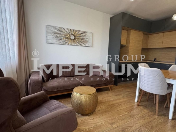 Дава се под наем Тристаен апартамент в Варна, Център - 90 кв.м за 816 € - Снимка #1