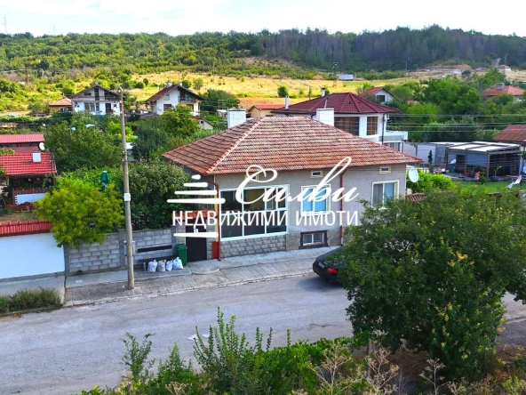 Къща в с. Хан Крум, Област Шумен - 86 кв.м за 1779 €/кв.м - Снимка #1