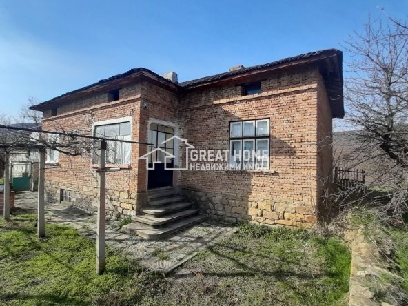 Къща в с. Лиляк, Област Търговище - 1120 кв.м за 40 €/кв.м - Снимка #1