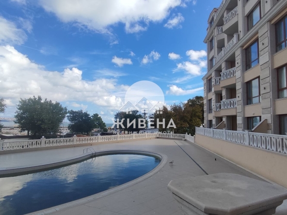 Двустаен апартамент в Варна, Аспарухово - 80 кв.м за 1875 €/кв.м - Снимка #1