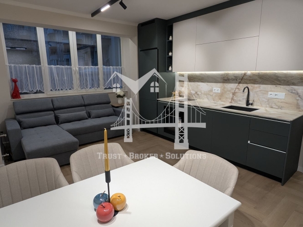 Четиристаен апартамент в София, Оборище - 75 кв.м за 3332 €/кв.м - Снимка #1